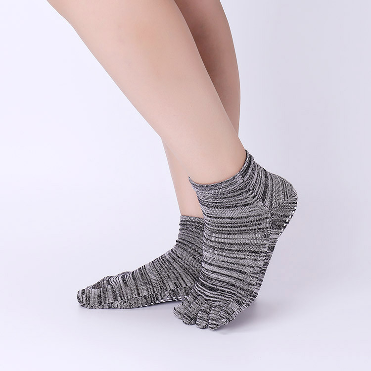 ถุงเท้าโยคะกันลื่นพร้อมที่ยึดเ - Pilates Yoga Barre บทวิจารณ์และราคา